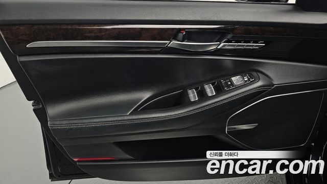Genesis G90 2019 — photo 14