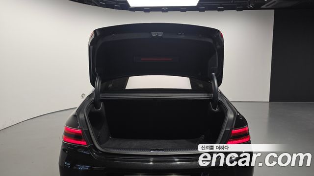 Genesis G90 2019 — photo 27