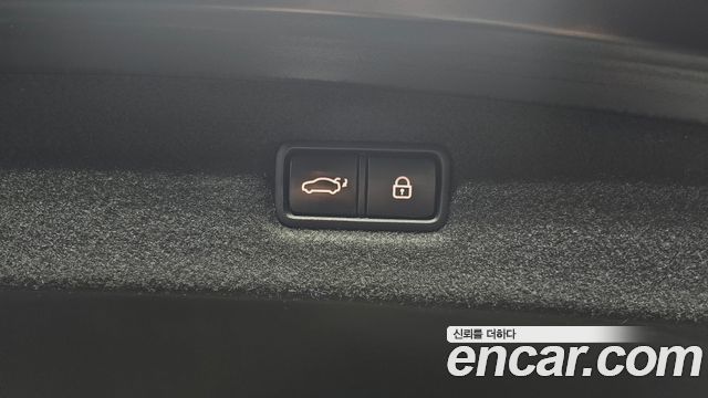 Genesis G90 2019 — photo 28