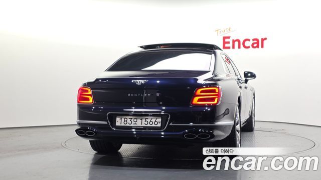 Bentley Flying Spur 2022 — photo 4