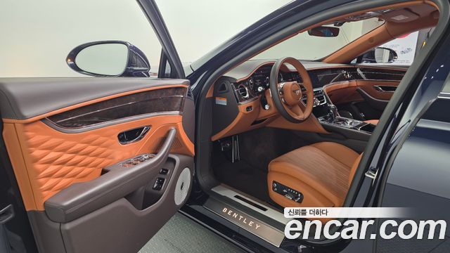 Bentley Flying Spur 2022 — photo 13
