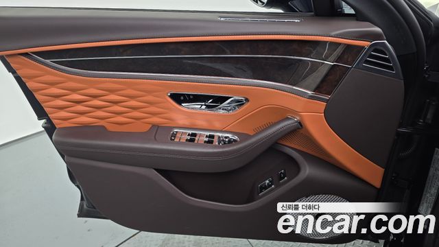 Bentley Flying Spur 2022 — photo 14