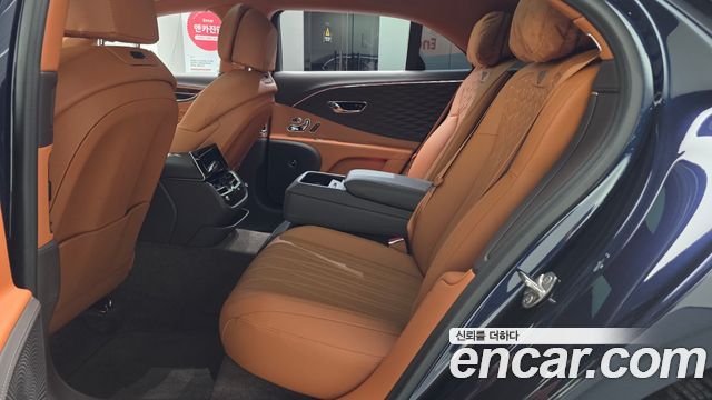 Bentley Flying Spur 2022 — photo 16