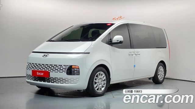 Hyundai Staria 2022 — photo 1
