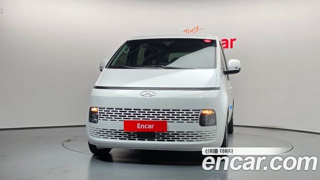 Hyundai Staria 2022 — photo 3