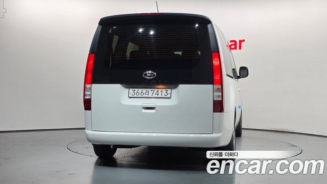 Hyundai Staria 2022 — photo 4