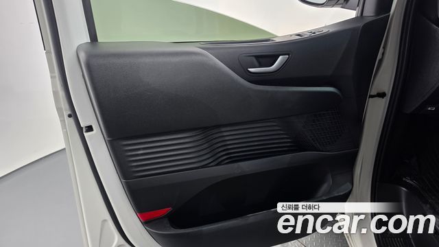 Hyundai Staria 2022 — photo 14