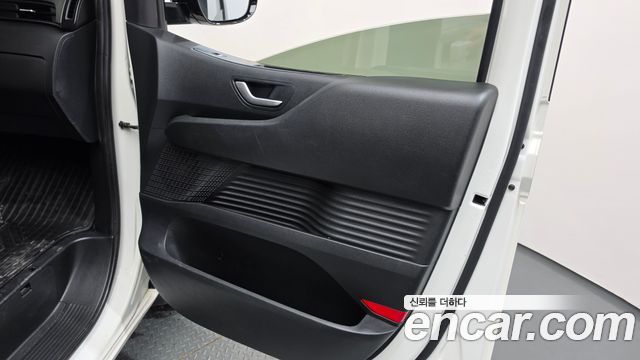 Hyundai Staria 2022 — photo 15