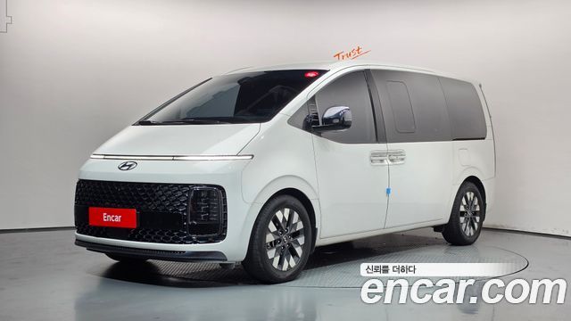 Hyundai Staria 2024 — photo 1
