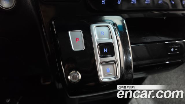 Hyundai Staria 2024 — photo 9
