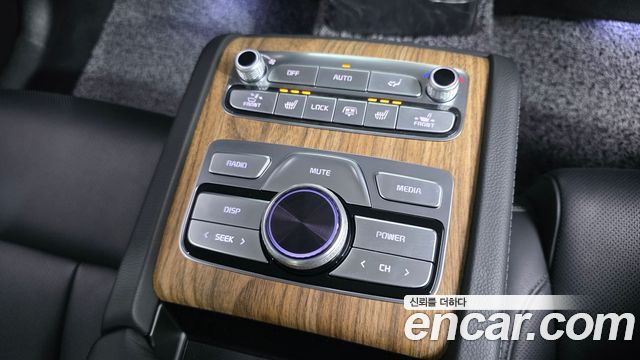 Kia K9 2023 — photo 19