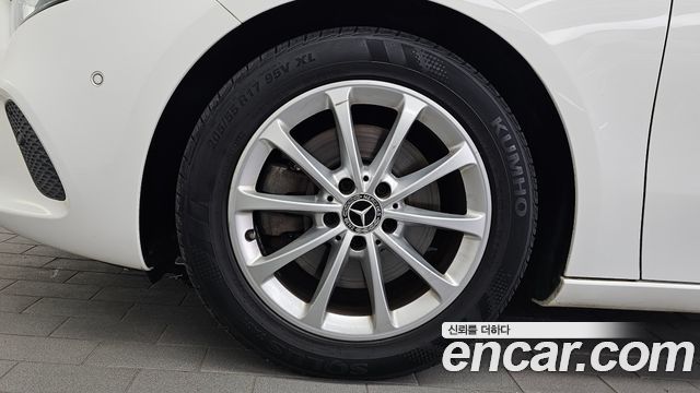 Mercedes-Benz A-Class 2019 — photo 5