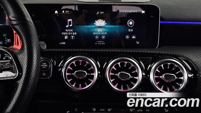 Mercedes-Benz A-Class 2019 — photo 14