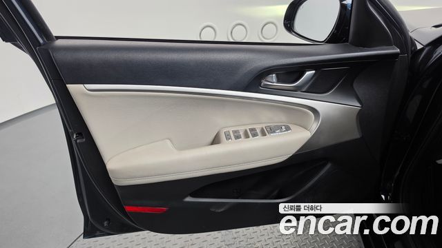 Genesis G70 2021 — photo 14