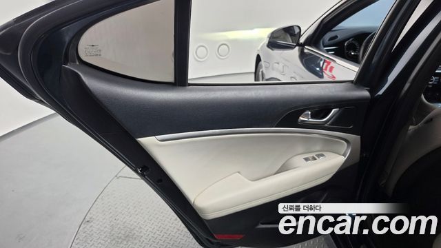 Genesis G70 2021 — photo 15