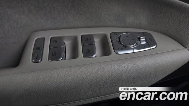 Genesis G70 2021 — photo 30