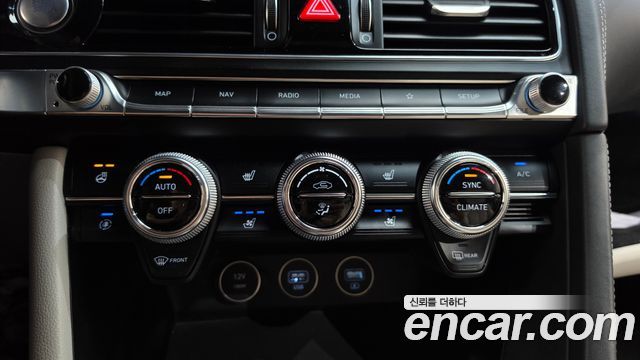 Genesis G70 2021 — photo 32
