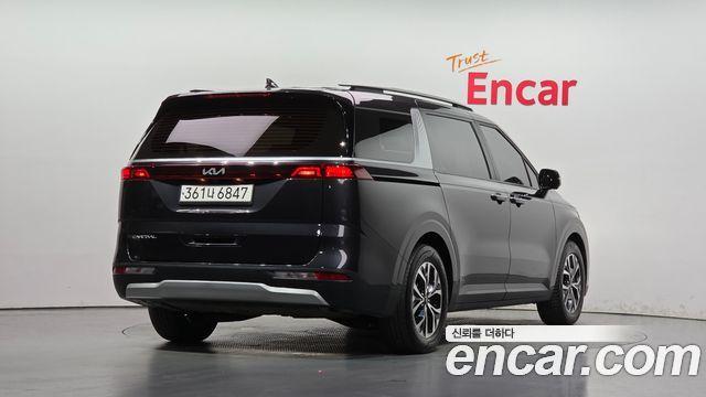 Kia Canival 2023 — photo 2