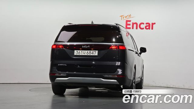 Kia Canival 2023 — photo 4