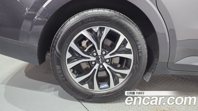 Kia Canival 2023 — photo 5