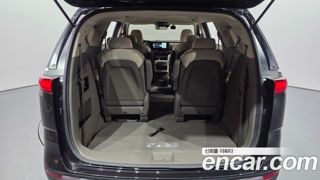 Kia Canival 2023 — photo 22