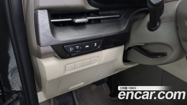 Kia Canival 2023 — photo 25