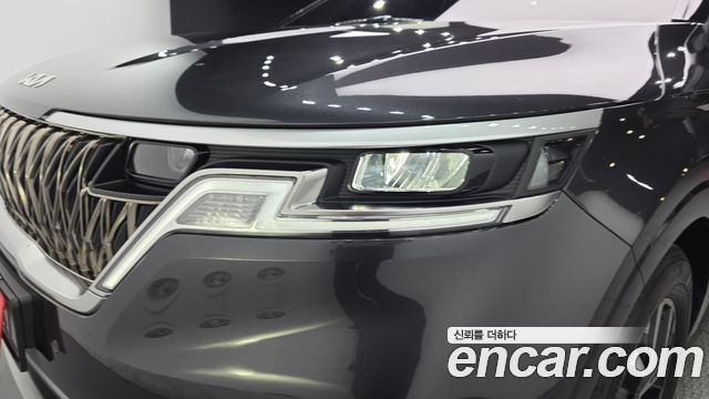 Kia Canival 2023 — photo 8