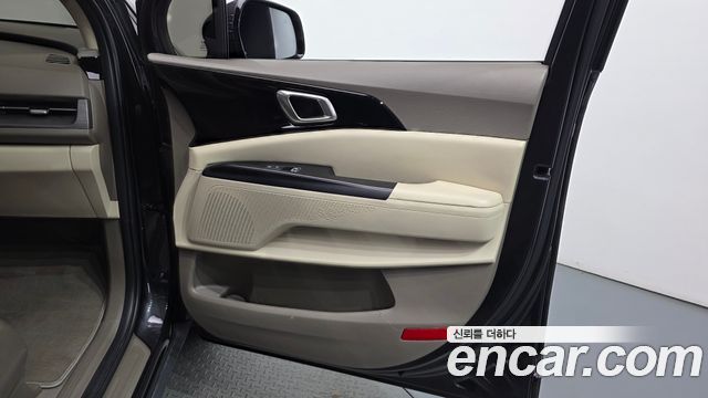 Kia Canival 2023 — photo 15