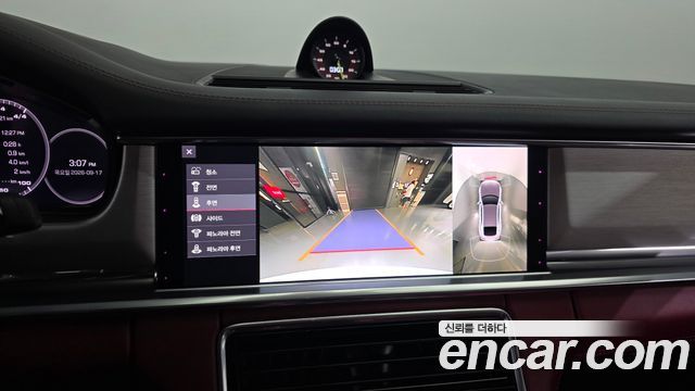 Porsche Panamera 2021 — photo 22