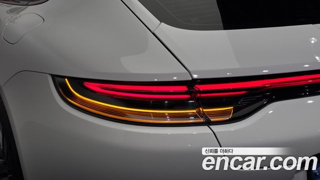Porsche Panamera 2021 — photo 9