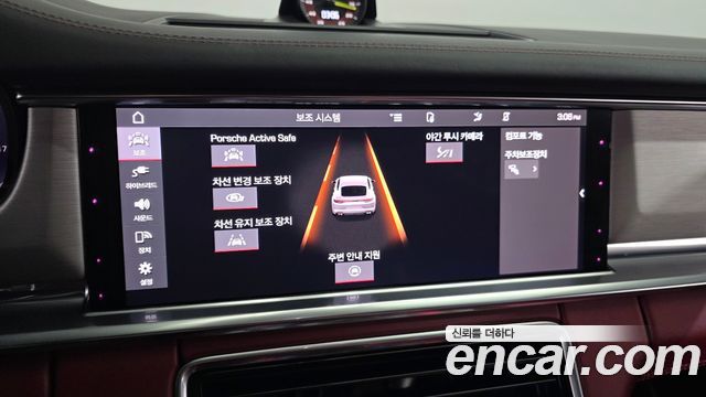 Porsche Panamera 2021 — photo 31