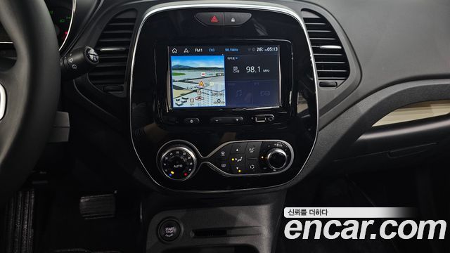 Renault Korea QM3 2019 — photo 13