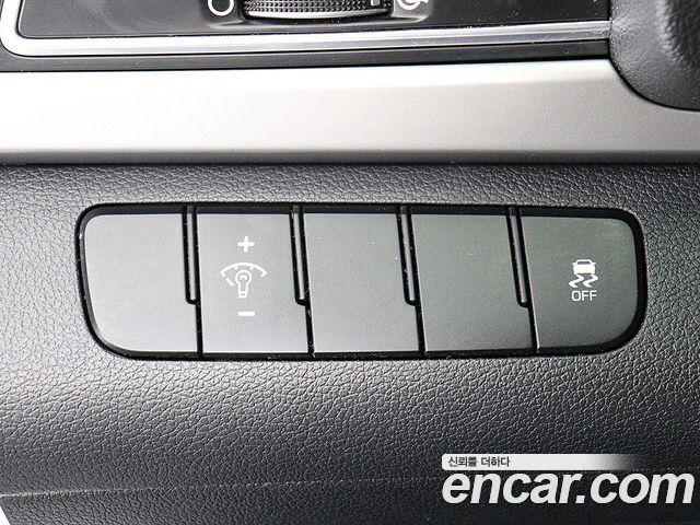 Hyundai AVANTE 2018 — photo 13