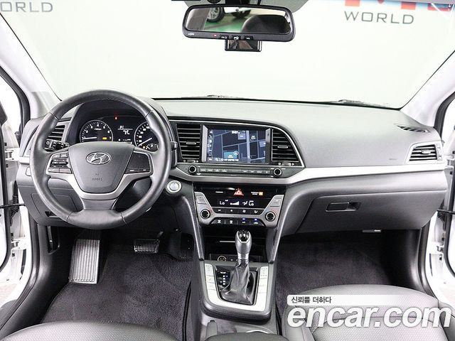 Hyundai AVANTE 2018 — photo 15