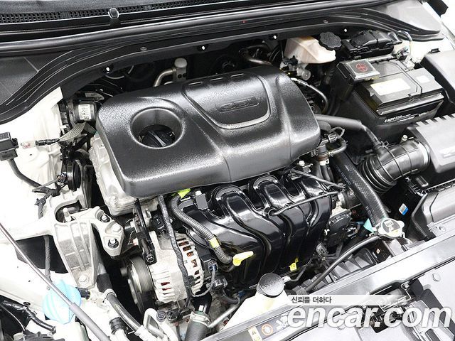 Hyundai AVANTE 2018 — photo 19