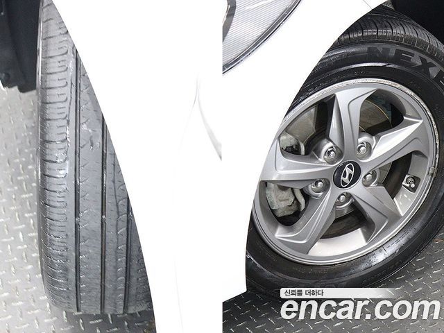 Hyundai AVANTE 2018 — photo 20