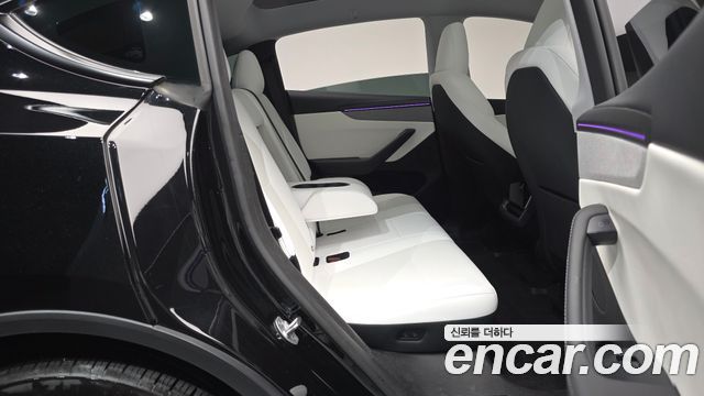 Tesla Model Y 2025 — photo 17