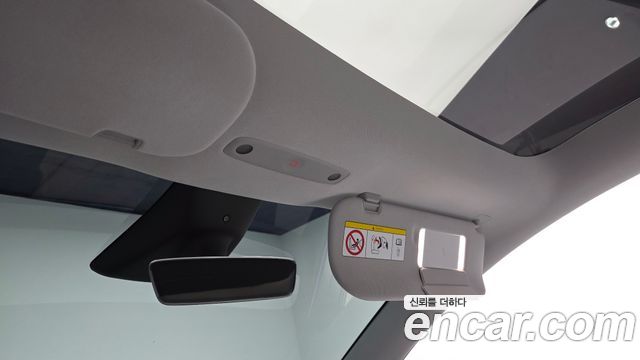 Tesla Model Y 2025 — photo 25