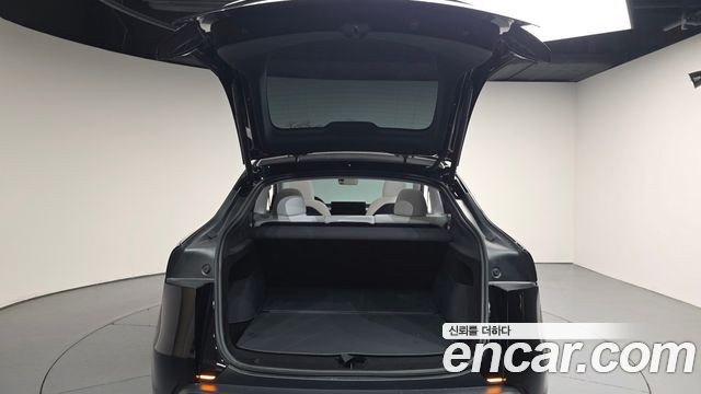 Tesla Model Y 2025 — photo 26