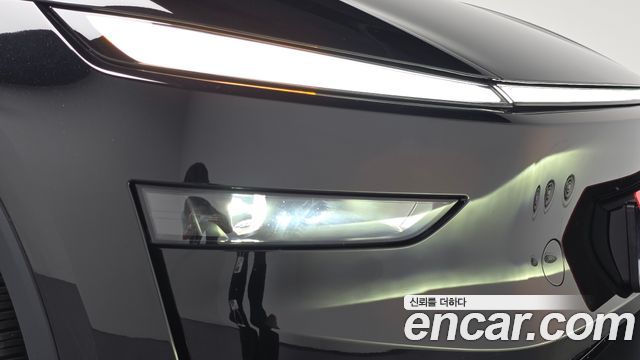 Tesla Model Y 2025 — photo 8