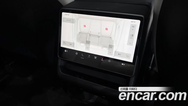 Tesla Model Y 2025 — photo 29
