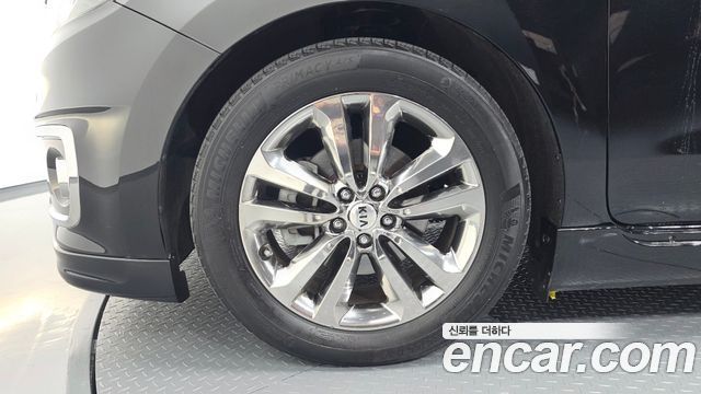 Kia Canival 2017 — photo 5