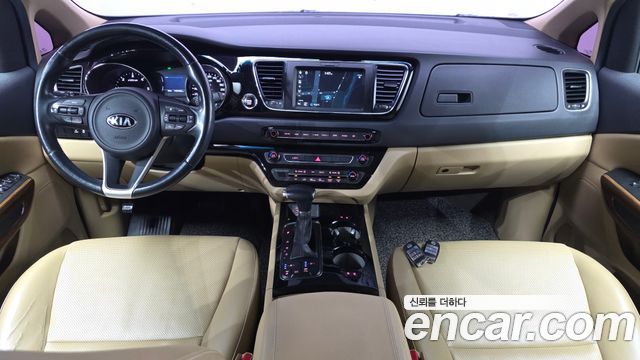 Kia Canival 2017 — photo 10