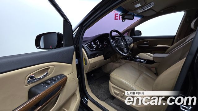 Kia Canival 2017 — photo 13