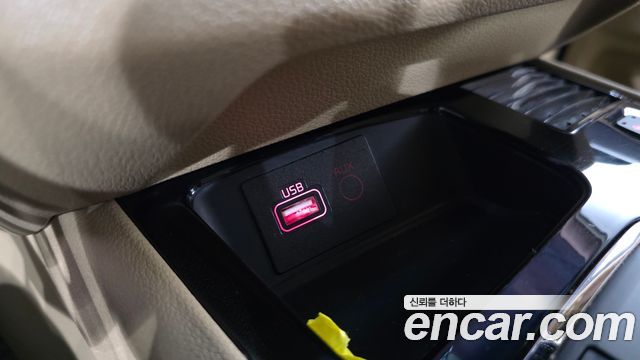 Kia Canival 2017 — photo 18