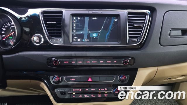 Kia Canival 2017 — photo 19