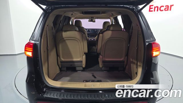 Kia Canival 2017 — photo 27