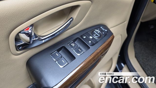 Kia Canival 2017 — photo 34