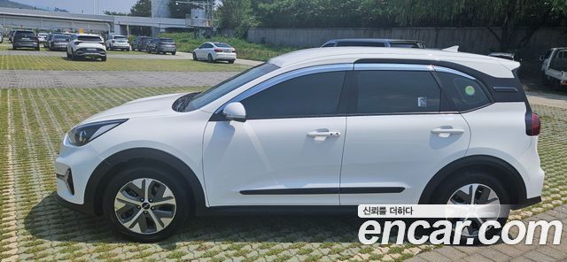 Kia Niro 2024 — photo 3