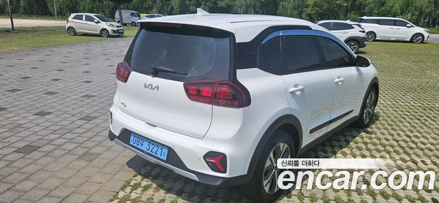 Kia Niro 2024 — photo 6